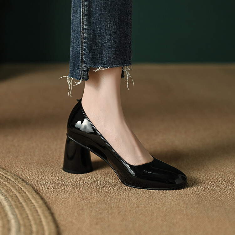 Women's Fashion Flat Shoes with T-Strap and Color Block Design