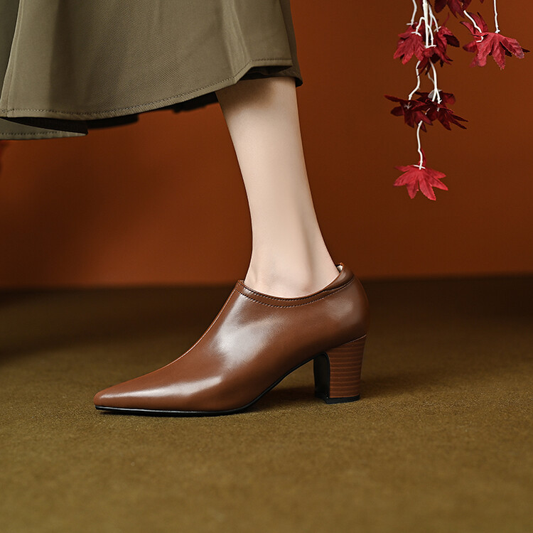 Women's Mary Jane Flat Shoes in Top Grain Leather with Chunky Mid Heel - Image 3